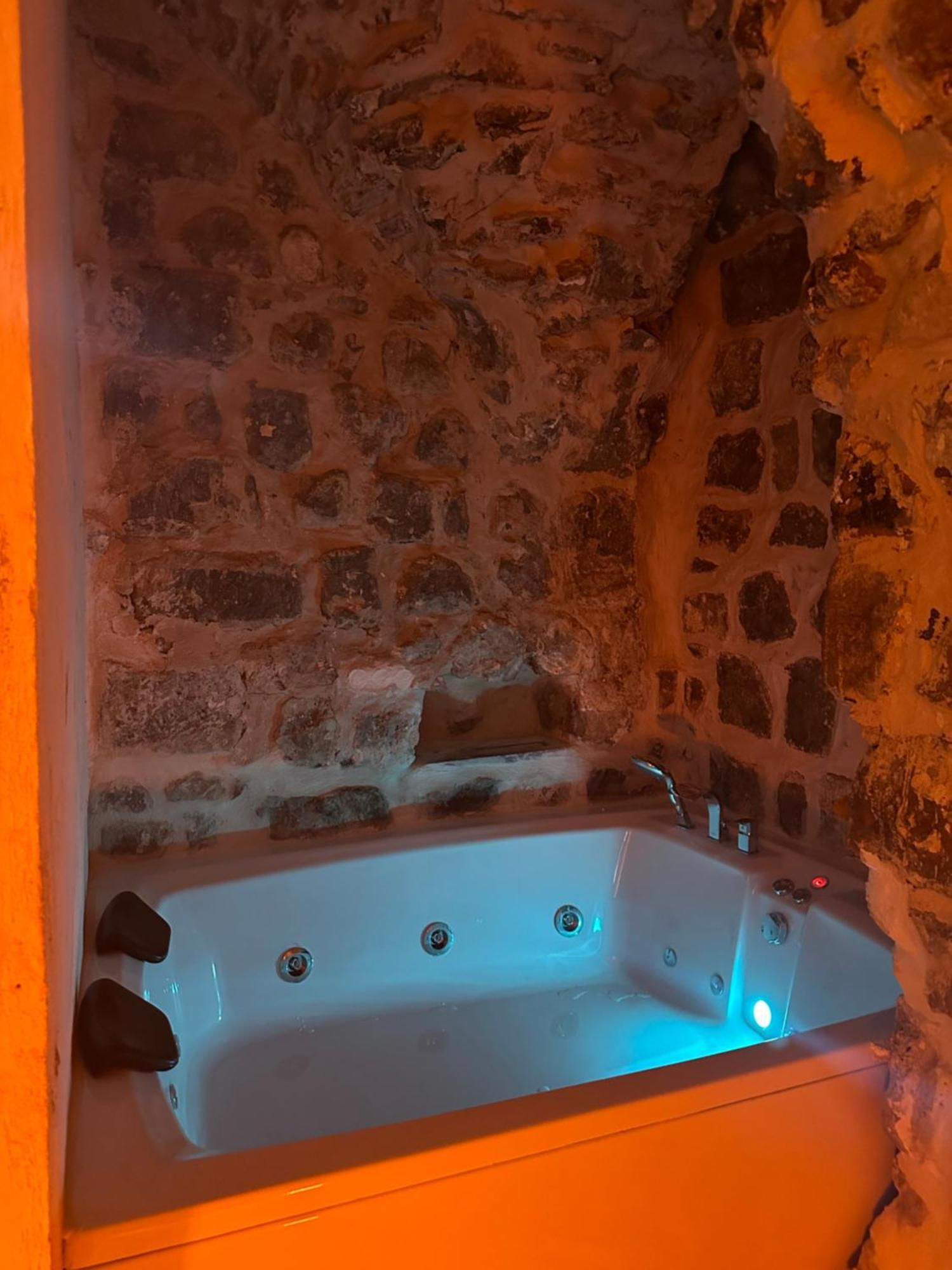 Miri Cave Suite 마르딘 외부 사진